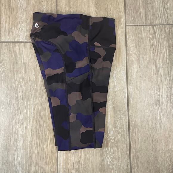 Athleta Ultimate Stash Printed 7/8 Tight Leggings Camo Multicolor XXS - Picture 11 of 12